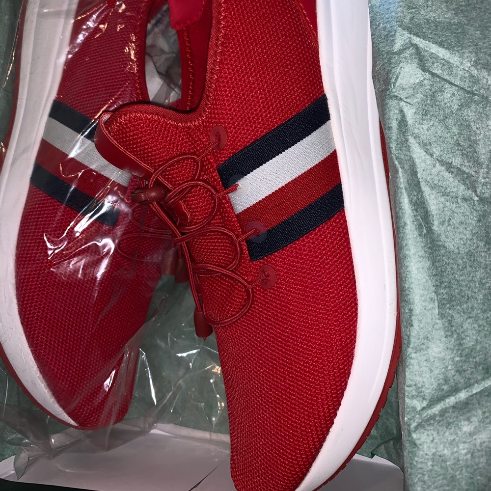 NEW Tommy Hilfiger Sneakers